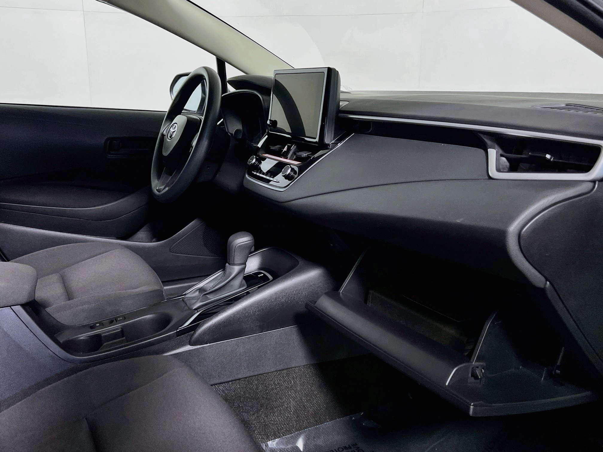 Used 2025 Toyota Corolla LE w/ Convenience Package FWD image 35