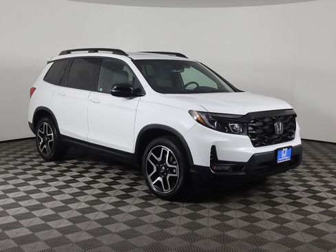 Used 2022 Honda Passport Elite image 2