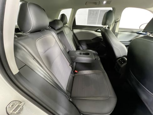 Used 2022 Volkswagen Taos SE image 26