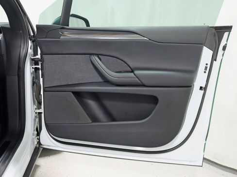 Used 2022 Tesla Model X image 37