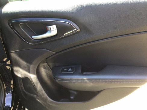 Used 2016 Chrysler 200 S w/ Comfort Group AWD/4WD image 14