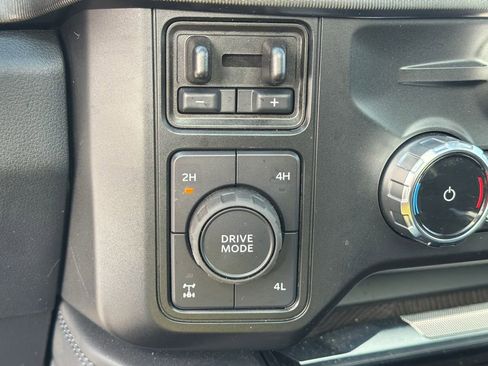 Used 2025 Ford F250 Platinum image 40