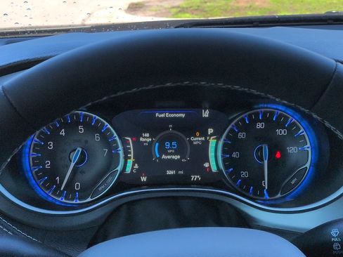 Used 2026 Chrysler Pacifica Limited w/ S Appearance Package FWD image 25