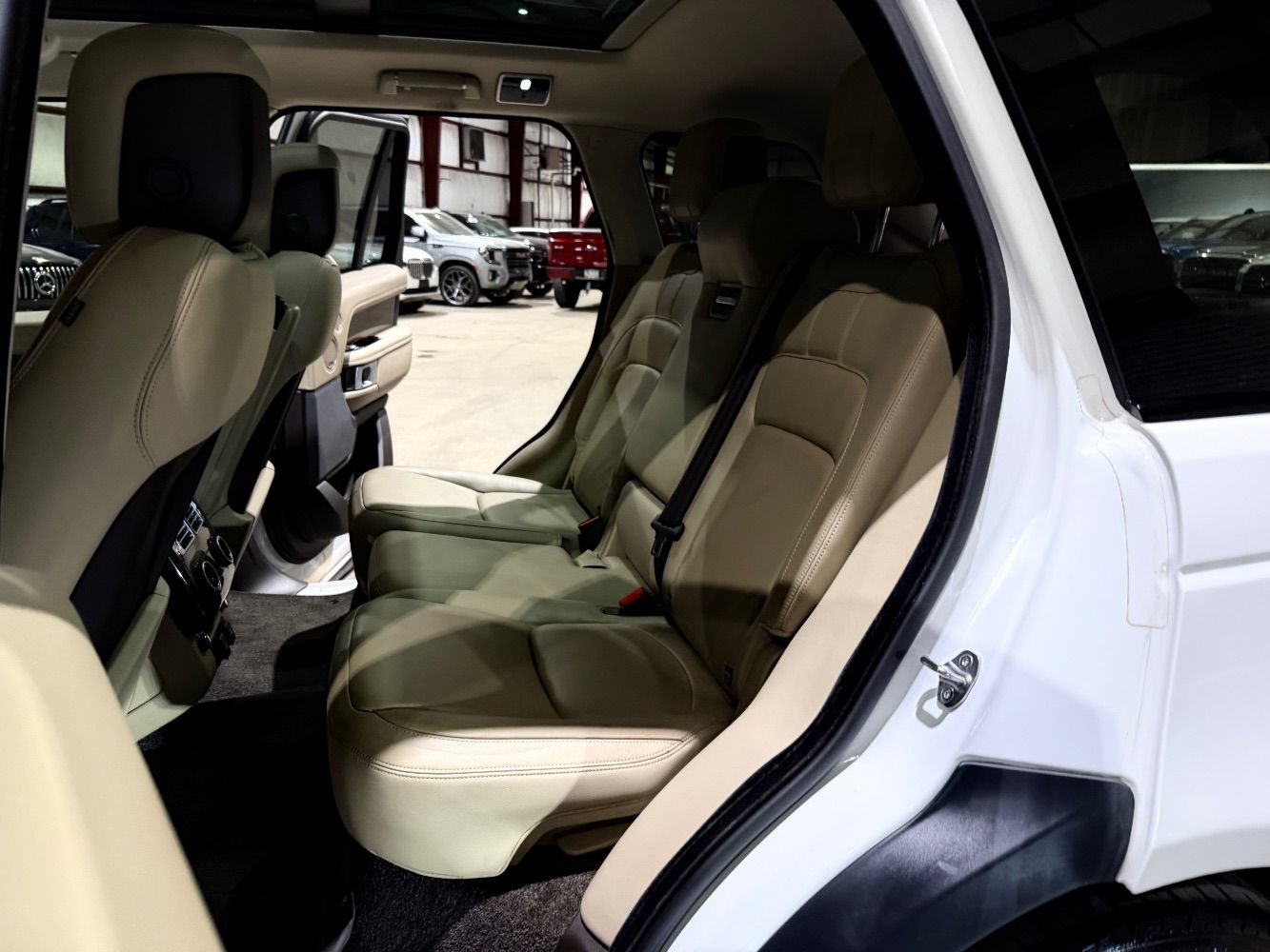 Used 2020 Land Rover Range Rover AWD/4WD image 18