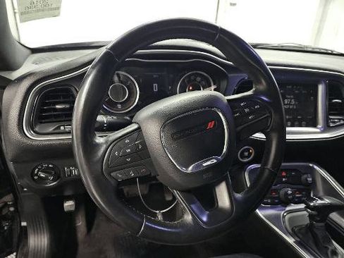 Used 2016 Dodge Challenger R/T image 17