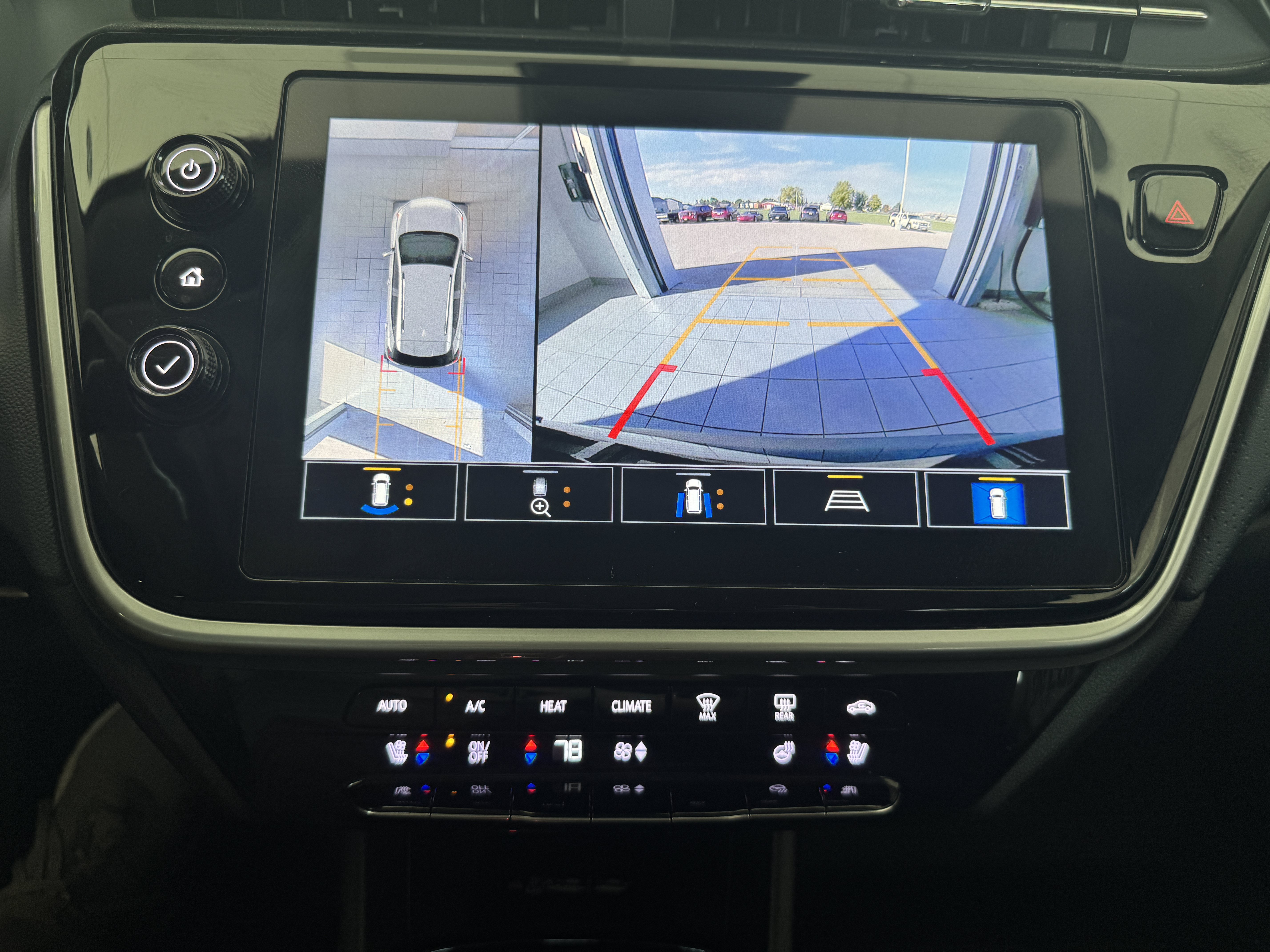 Used 2022 Chevrolet Bolt EUV Premier w/ Super Cruise Package FWD image 14