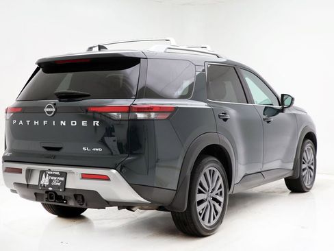 Used 2025 Nissan Pathfinder SL w/ SL Premium Package image 9