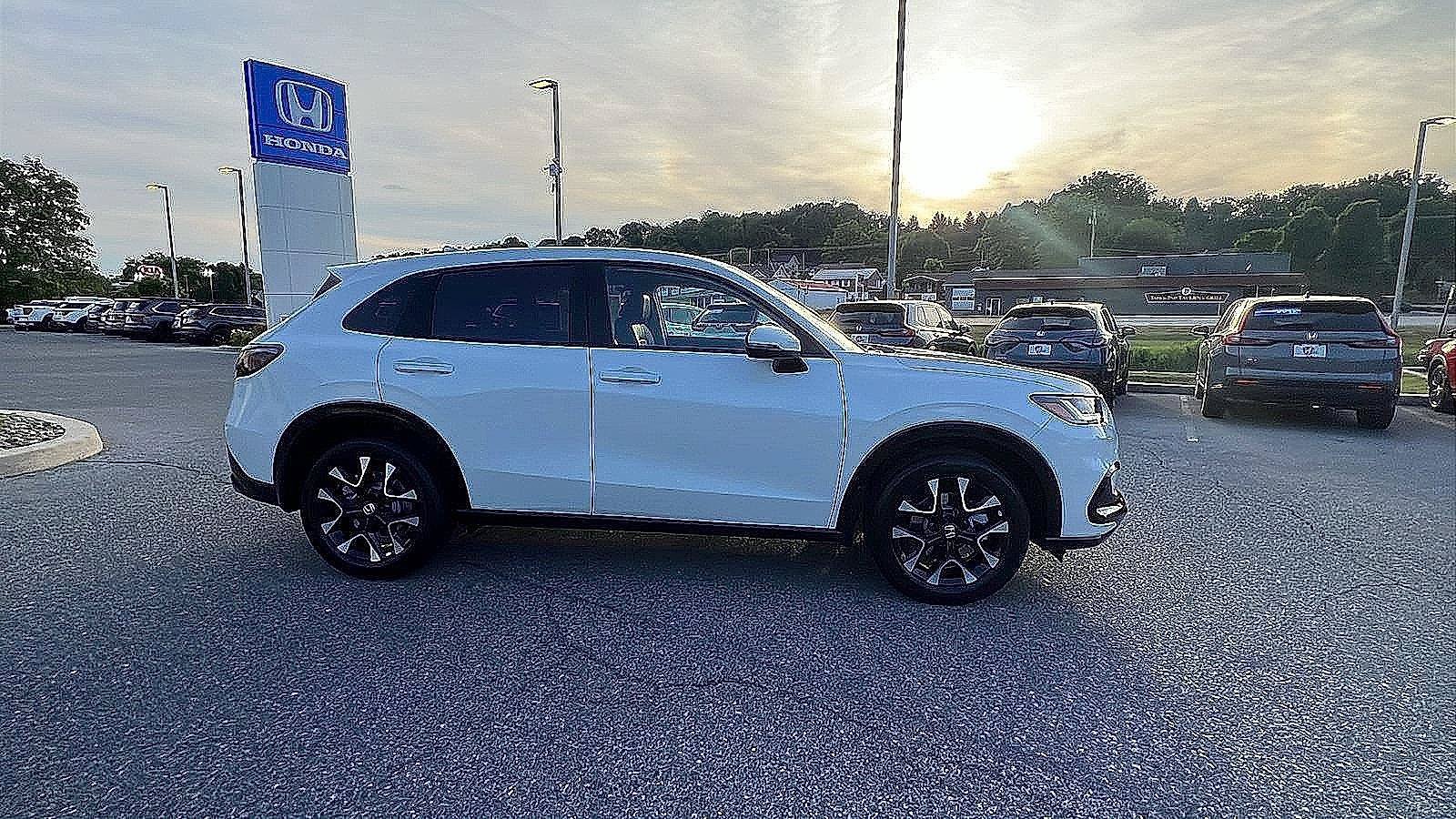 New 2027 Honda HR-V EX-L image 3