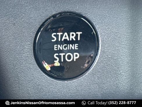 Certified 2025 Nissan Rogue SL FWD image 46