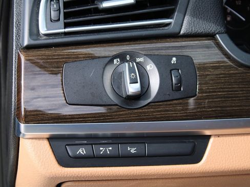 Used 2012 BMW 750Li xDrive image 23