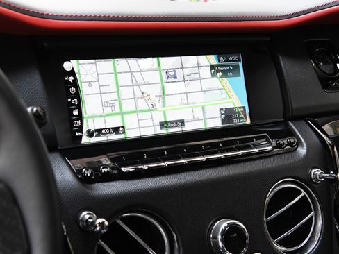 Used 2021 Rolls-Royce Cullinan Black Badge image 17