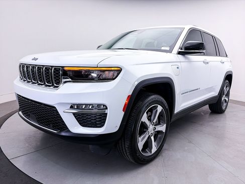 Used 2023 Jeep Grand Cherokee 4WD 4xe w/ Luxury Tech Group II image 16