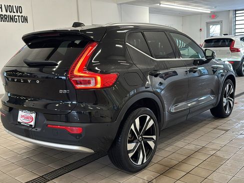 Certified 2025 Volvo XC40 B5 Plus image 5