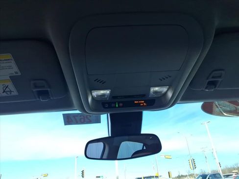 Certified 2022 Chevrolet Equinox LS image 24