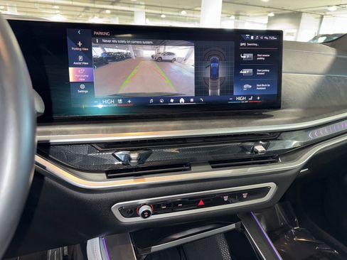 Used 2025 BMW X5 xDrive40i w/ M Sport Package image 27