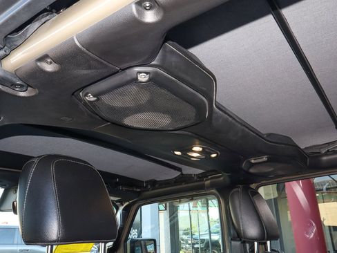 Used 2020 Jeep Gladiator Rubicon image 25