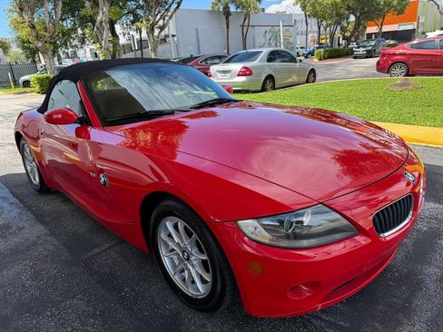 Used 2005 BMW Z4 2.5i image 19