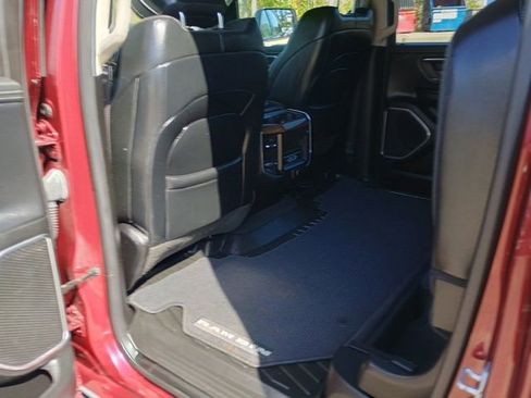 Used 2022 RAM 1500 Laramie AWD/4WD image 17