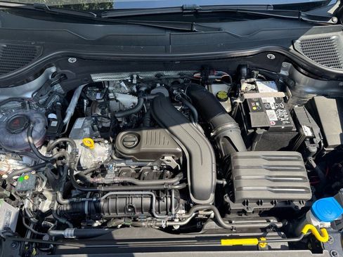 New 2025 Volkswagen Taos SE AWD/4WD image 10