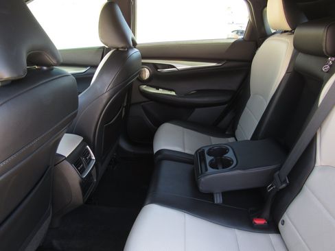 Used 2023 INFINITI QX55 Essential AWD/4WD image 15