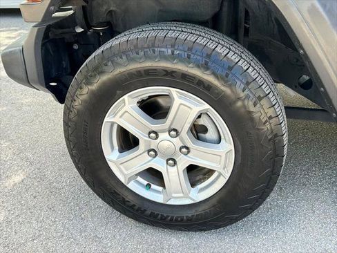 Certified 2020 Jeep Wrangler Sport AWD/4WD image 21