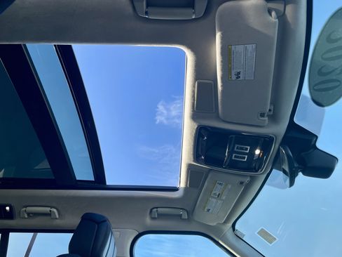 Used 2020 Land Rover Range Rover Autobiography image 17