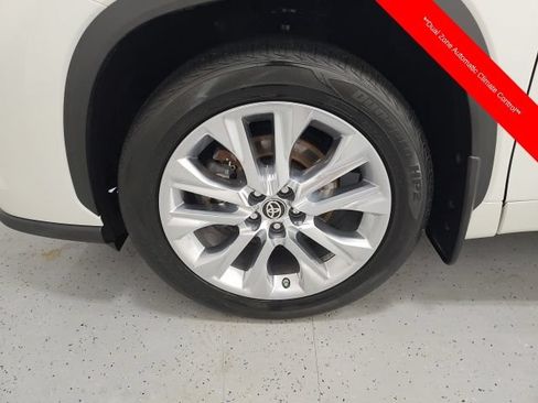 Used 2020 Toyota Highlander Limited AWD/4WD image 9