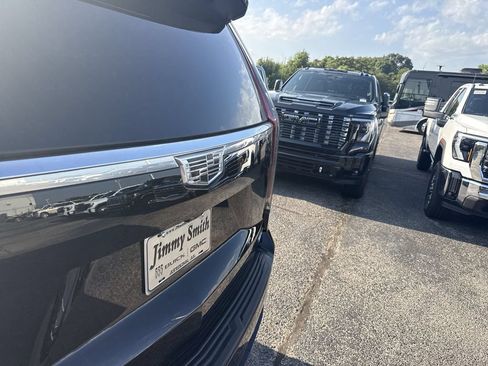 Certified 2024 Cadillac Escalade Premium Luxury AWD/4WD image 38