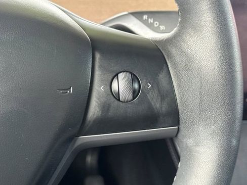 Used 2025 Tesla Model Y Long Range image 35