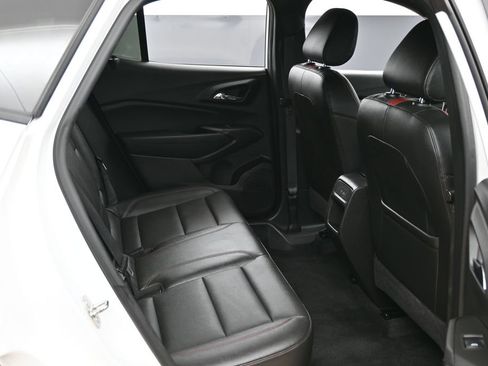 Used 2024 Chevrolet Trax RS FWD image 31