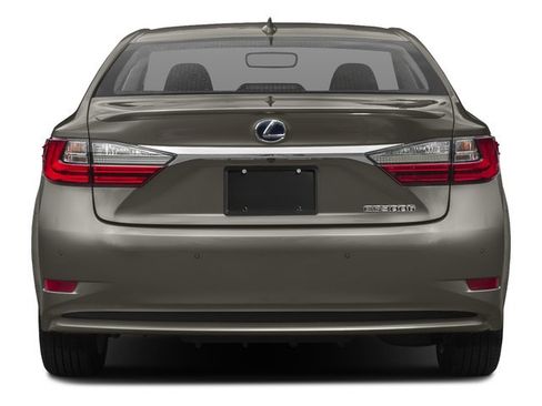 Used 2016 Lexus ES 300h w/ Luxury Package w/Wood Trim image 5