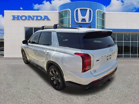 Used 2024 Hyundai Palisade XRT FWD image 2