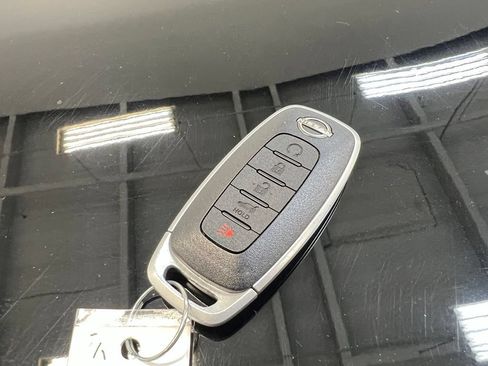 Used 2023 Nissan Rogue SL FWD image 36