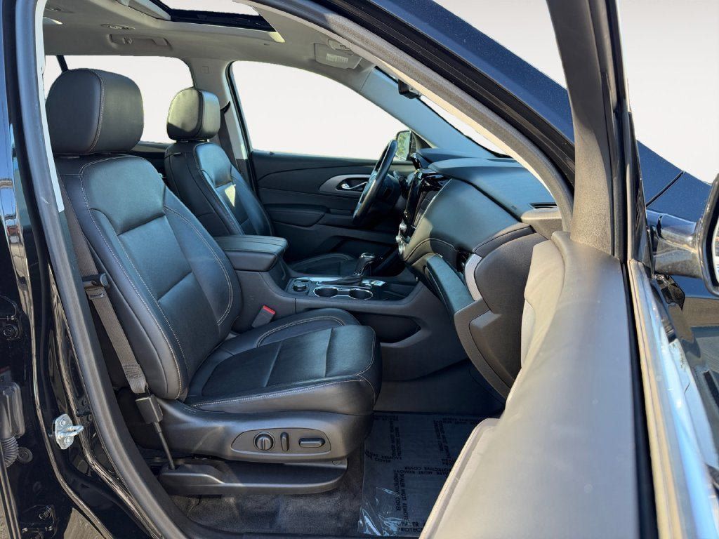 Used 2020 Chevrolet Traverse Premier AWD/4WD image 25