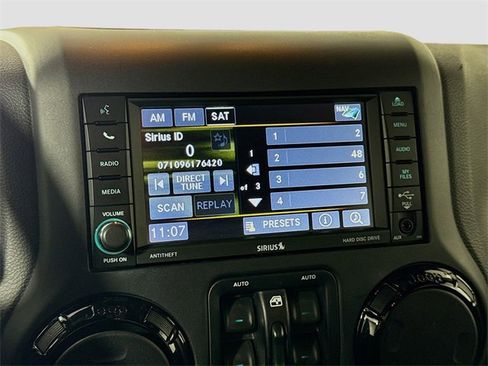 Used 2016 Jeep Wrangler Unlimited Sahara image 23