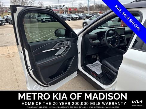 Used 2025 Ford Explorer ST w/ Sun And Sound Package AWD/4WD image 10