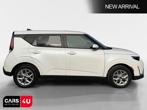 Used 2025 Kia Soul LX w/ LX Technology Package image 8