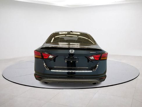 Used 2022 Nissan Altima 2.5 SR w/ Midnight Edition Package image 5
