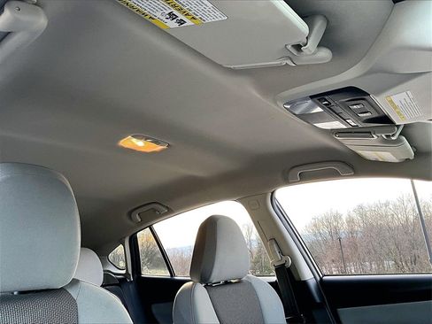 Used 2019 Subaru Crosstrek 2.0i Premium w/ Eyesight System image 18