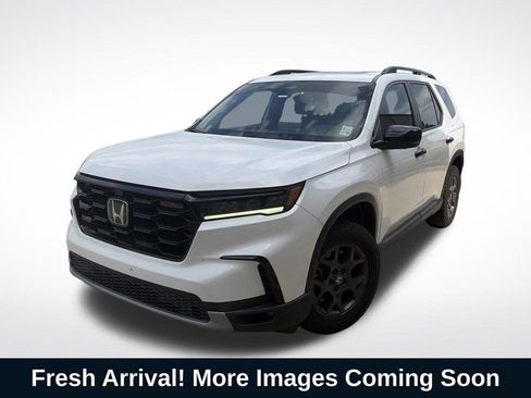 Used 2023 Honda Pilot TrailSport image 1