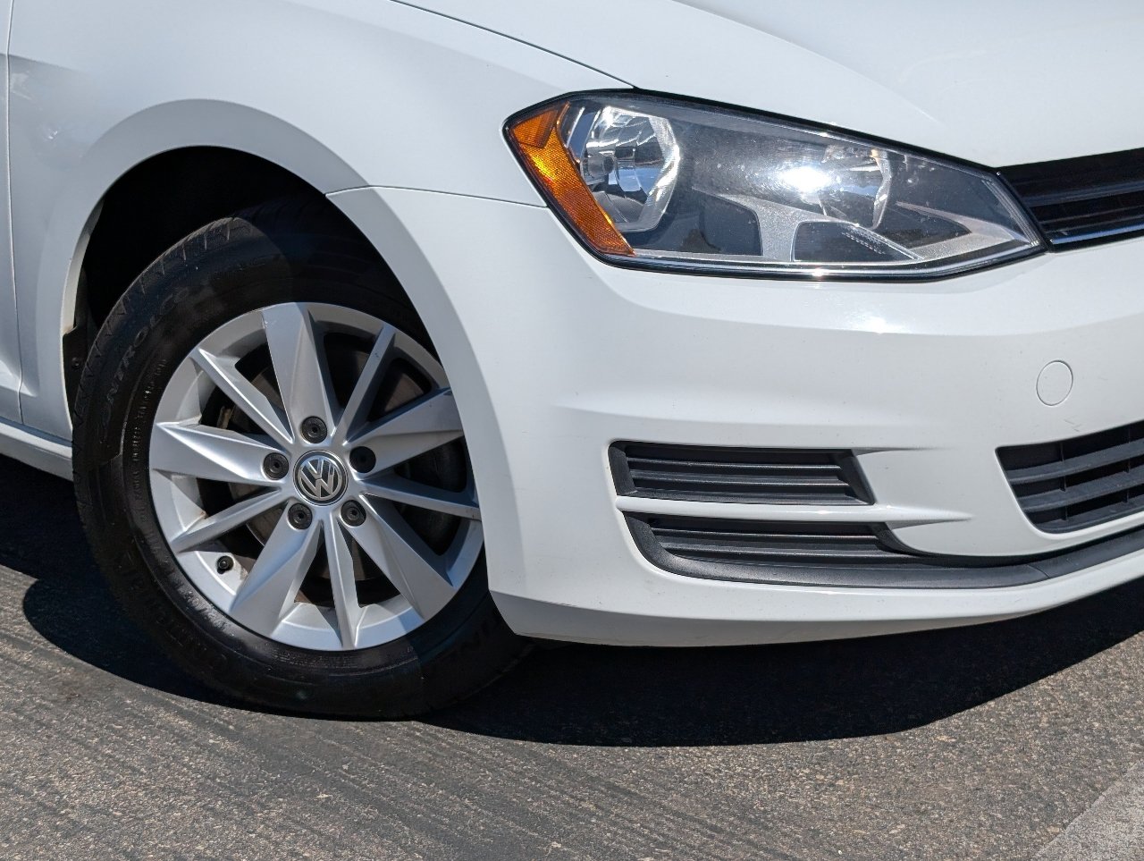 Used 2016 Volkswagen Golf S FWD image 10
