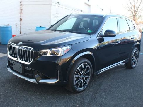 Used 2025 BMW X1 xDrive28i w/ Technology Package image 4