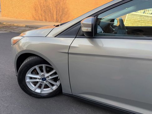 Used 2015 Ford Focus SE image 44