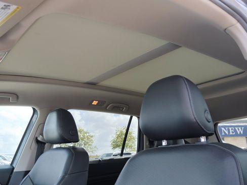 Used 2019 Volkswagen Atlas SEL R-Line image 16