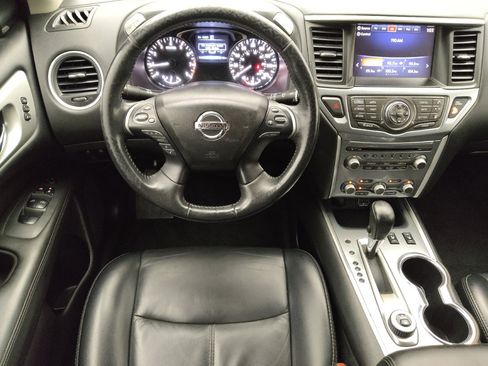 Used 2018 Nissan Pathfinder SL AWD/4WD image 22