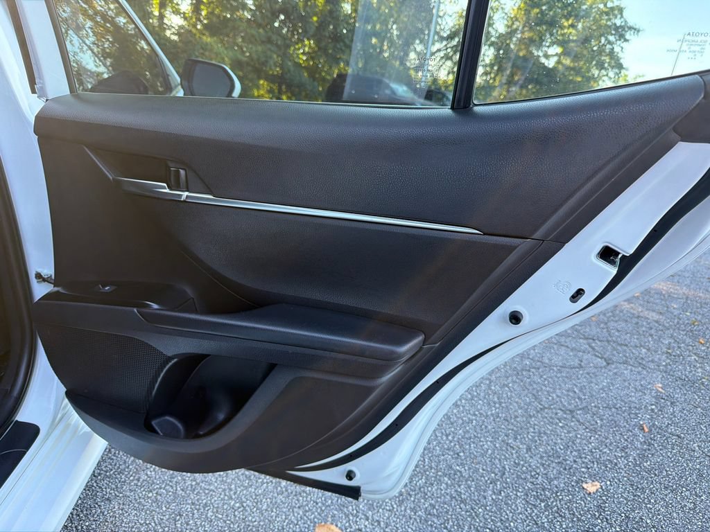 Used 2020 Toyota Camry LE w/ Convenience Package FWD image 16