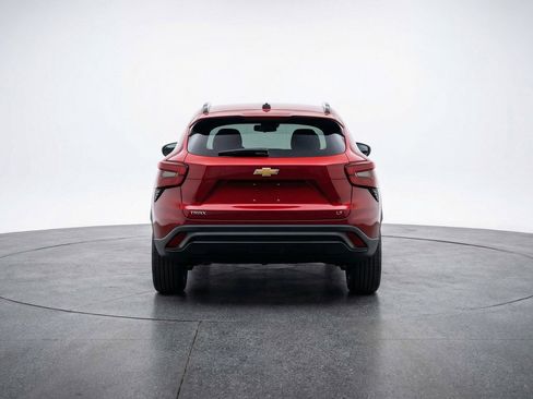 Used 2025 Chevrolet Trax LT image 7