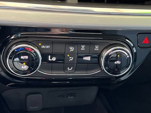 Used 2026 Chevrolet Trax LT FWD image 26
