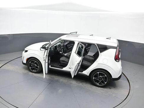 Used 2023 Kia Soul EX image 44
