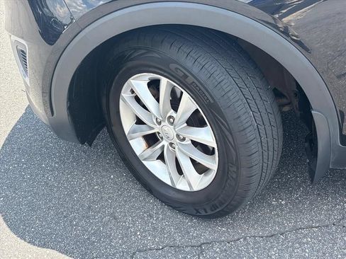 Used 2018 Kia Sorento LX AWD/4WD image 27
